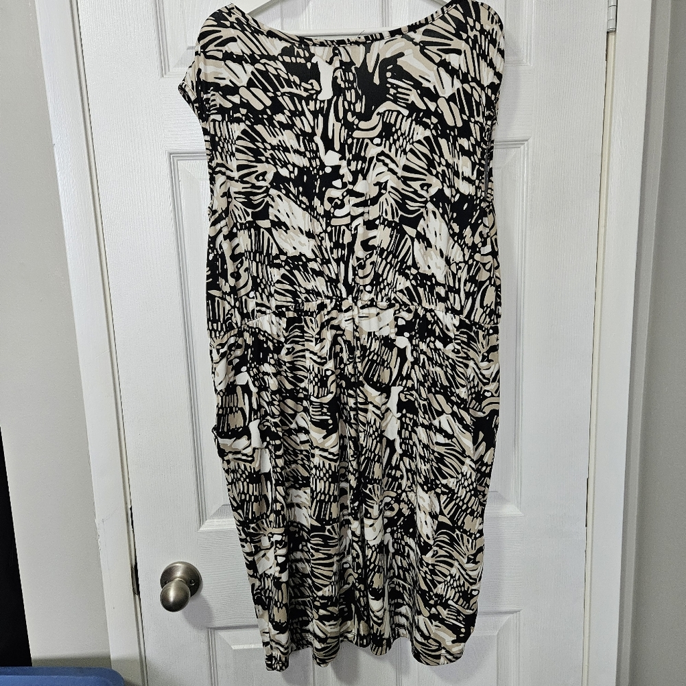 Abstract print dress plus size - Picture 6 of 6